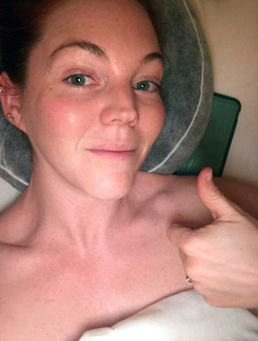 Woman-getting-spa-massage